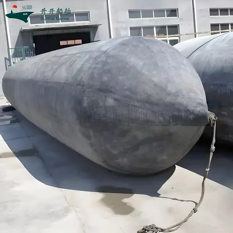 Cosa sono gli airbag gonfiabili in gomma e come migliorano le operazioni marittime?